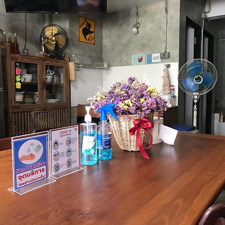Auberge de jeunesse Baan Lung Poshtel à Chiang Mai Extérieur photo